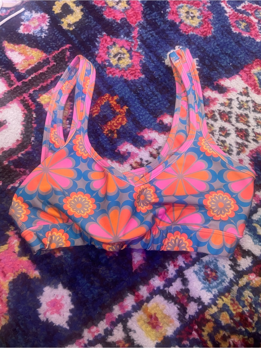 Beyond Yoga Bold Floral Set ~ Shorts and Sports Bra - Picture 2 of 4